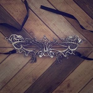 Masquerade mask 🎭